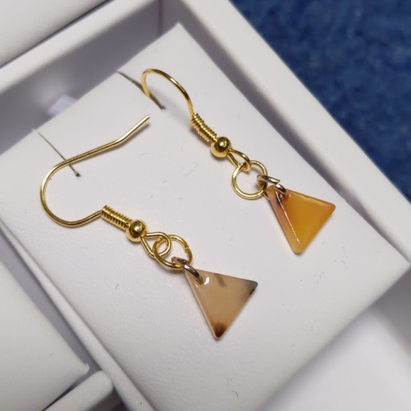 Gold Triangle earrings - Picture 5 of 9
